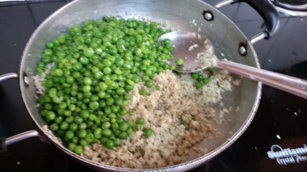 Chivda boiled peas