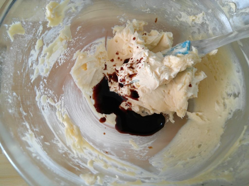 Adding vanilla essence for making vanilla dough